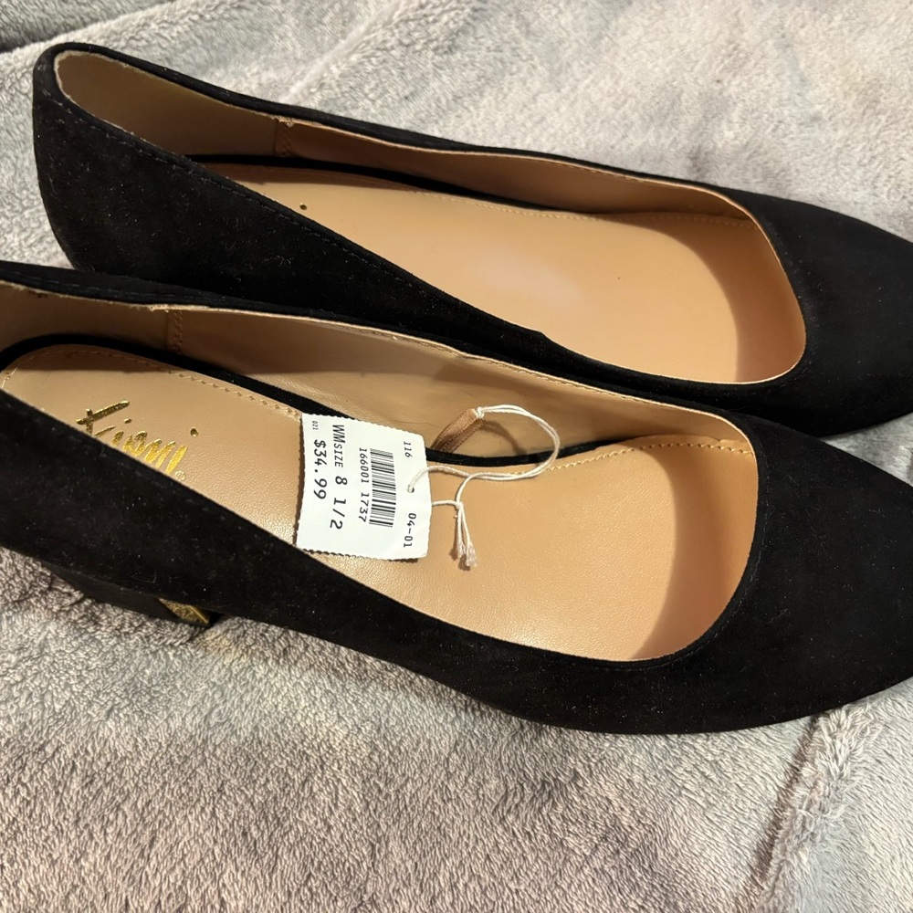 Fioni’s Black Suede Heels with Rounded Toe